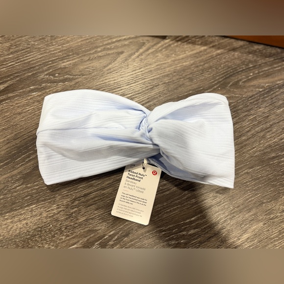 NWT Lululemon Women's Ribbed Nulu Twist-Front Headband - Picture 5 of 10